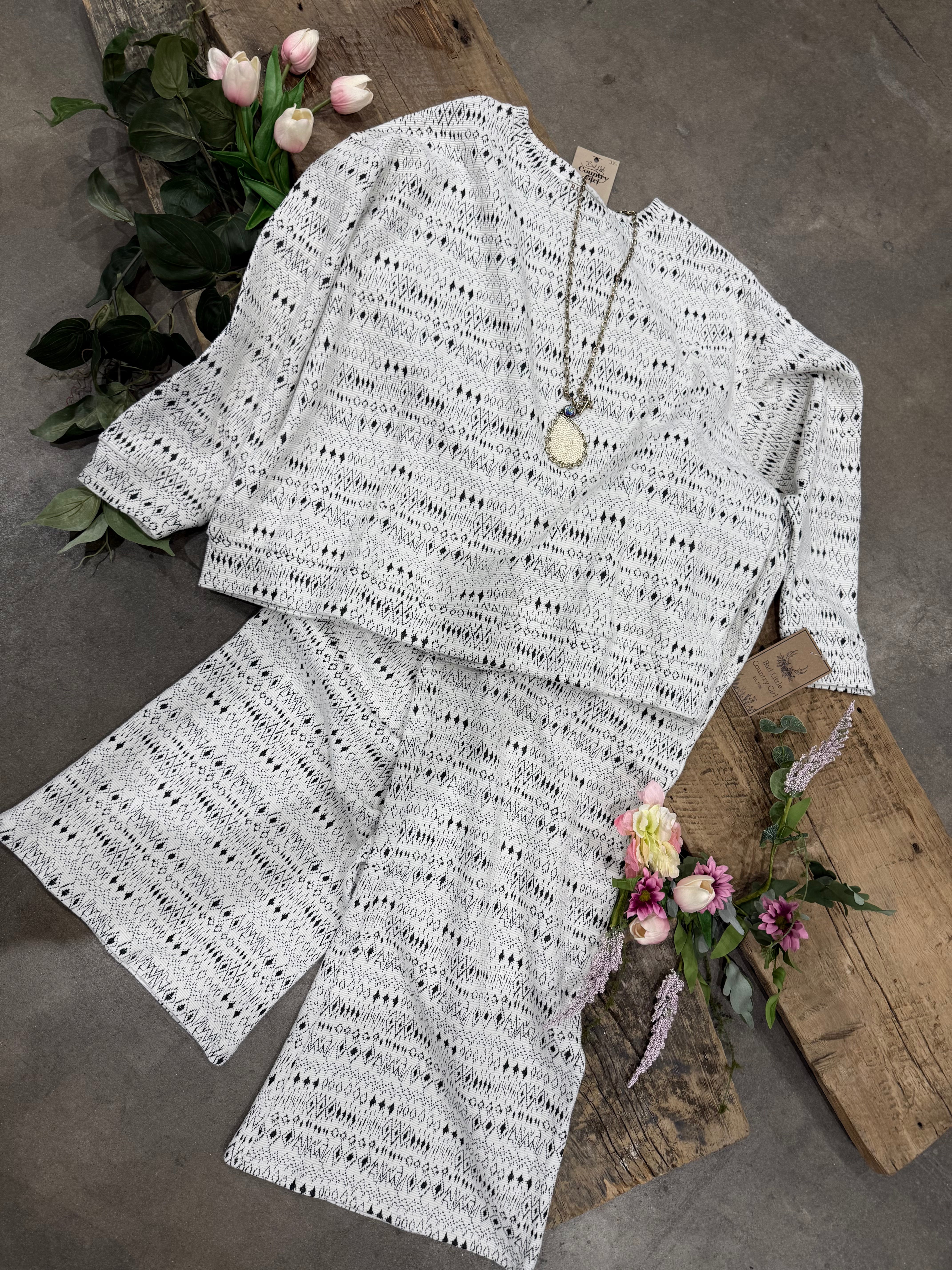 Cream & Black "Aztec" lounge 2PC set