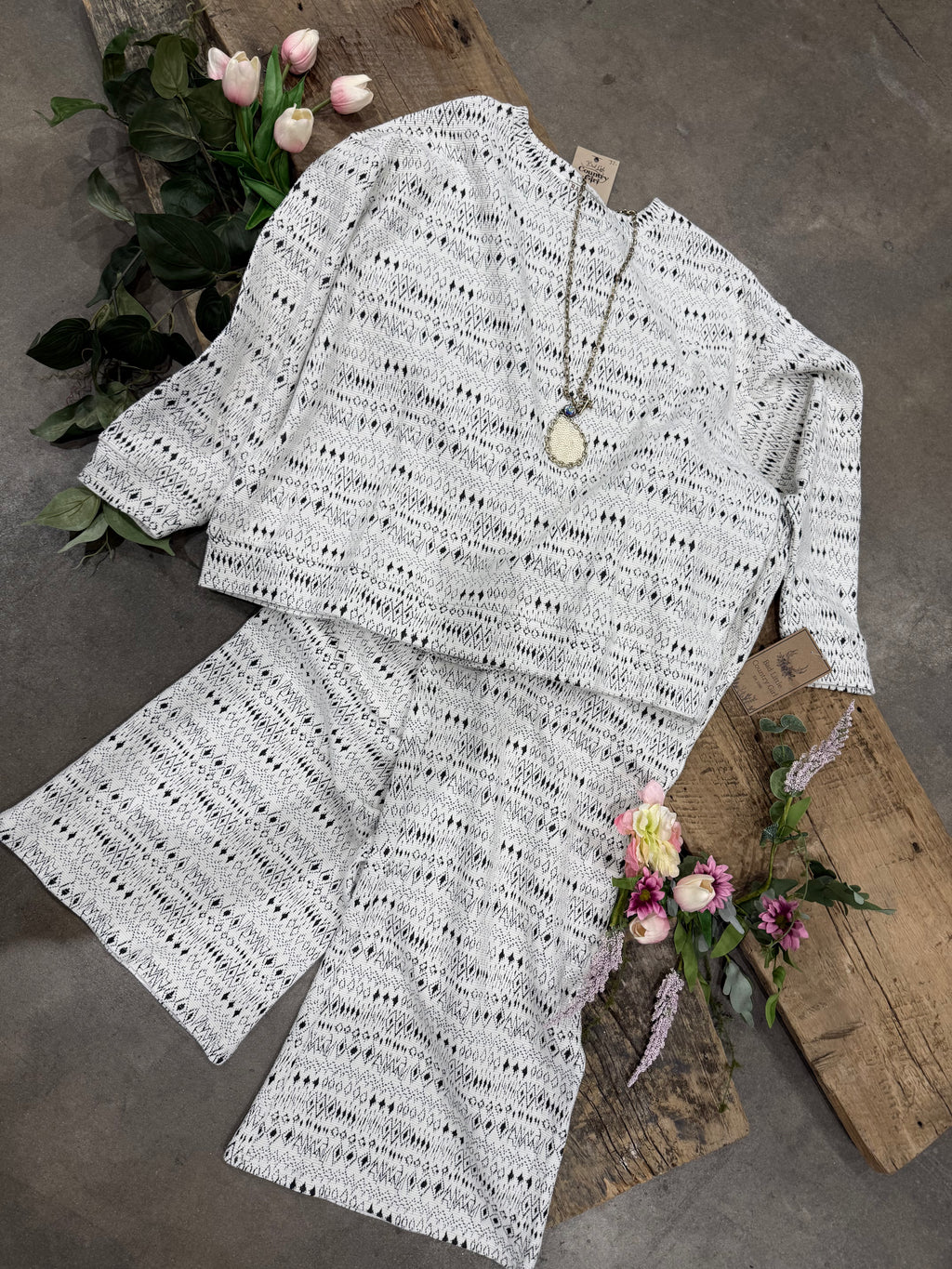 Cream & Black "Aztec" lounge 2PC set
