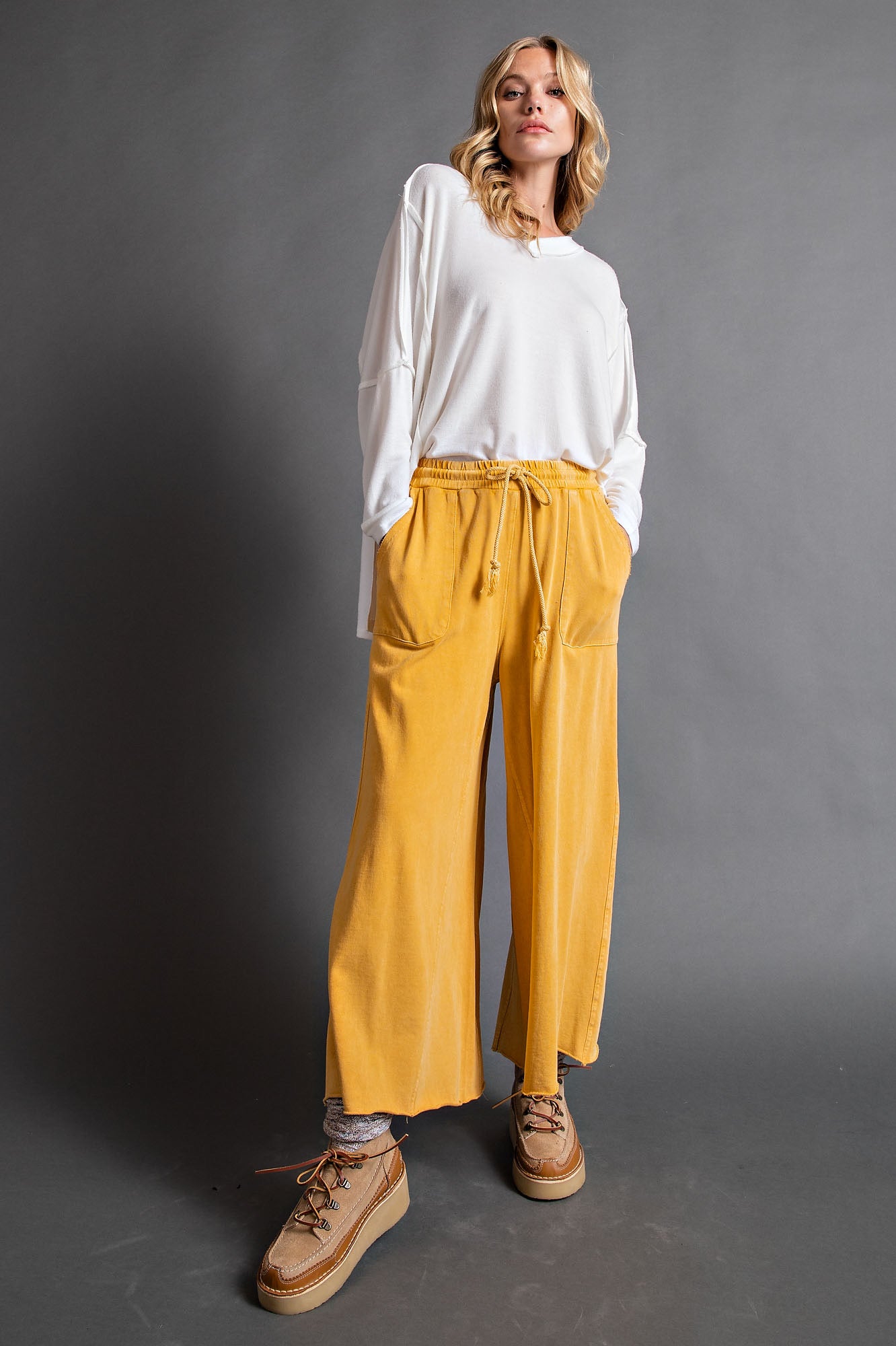 QT Crop Pants